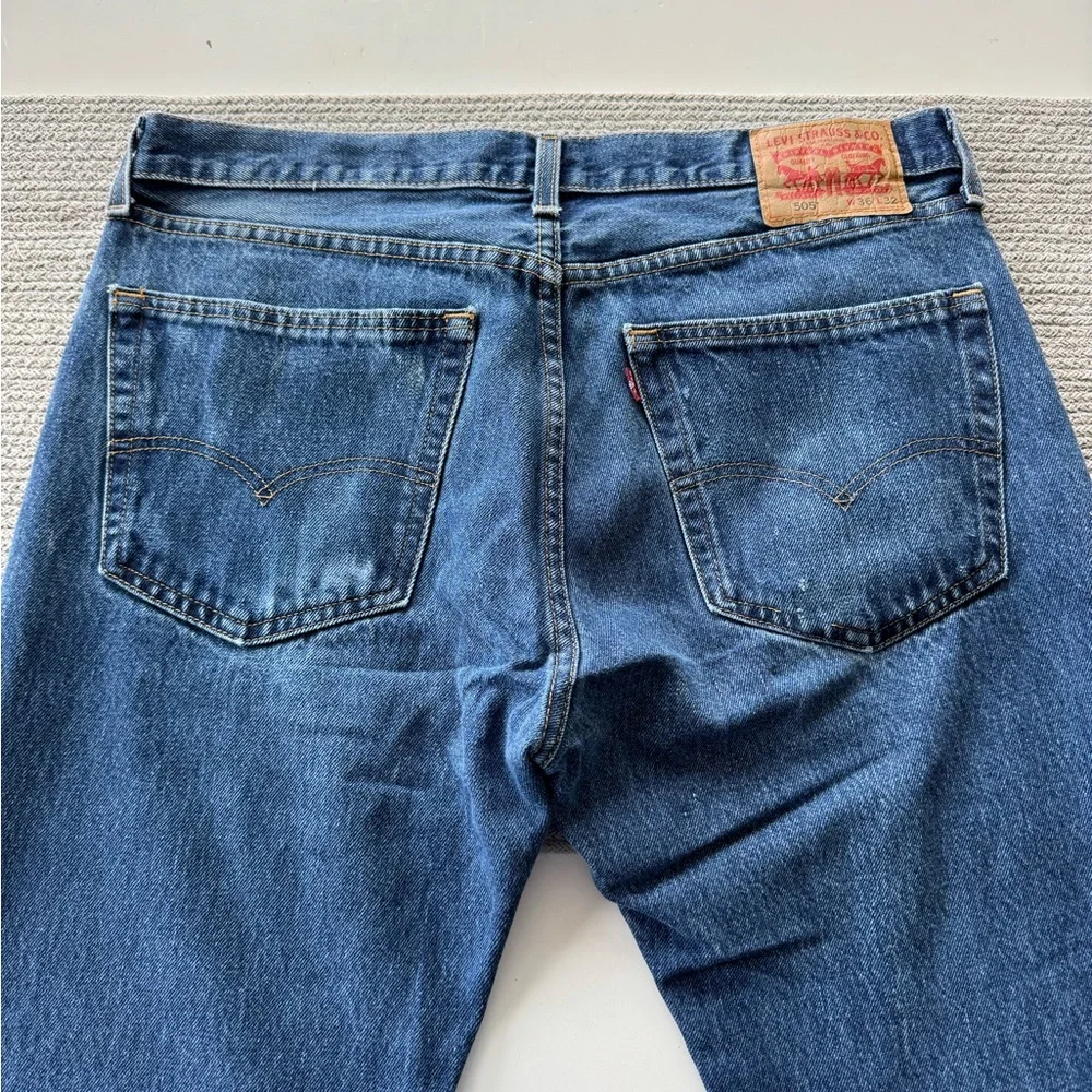 Levi’s 505 Medium Blue Straight Leg Men’s Jeans Size 36 x 32